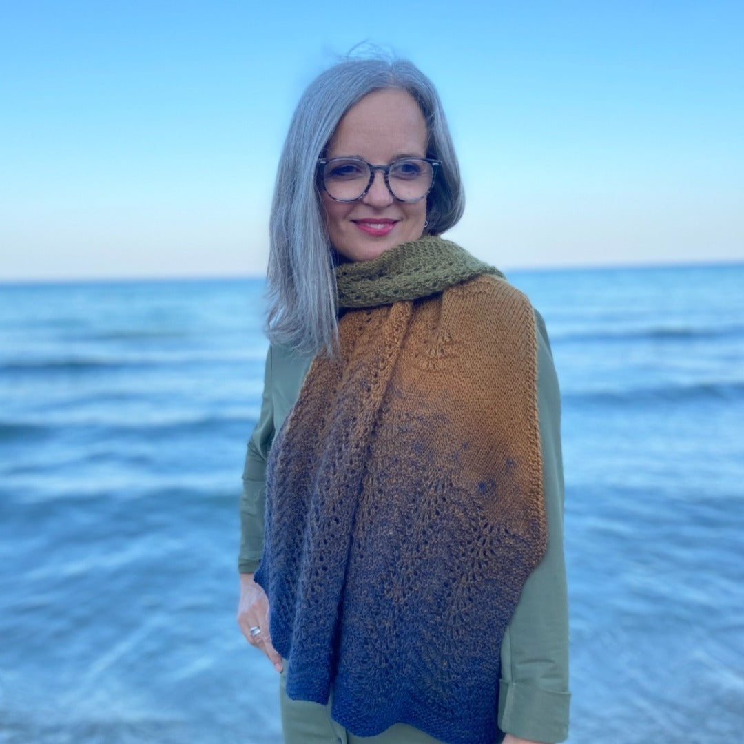 Schema Stola a Maglia Magica Sirenetta Modello Emma Fassio - Main Image